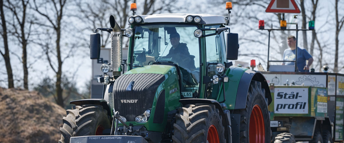 Trecker Treck Grasberg 2026: Kraftvolle Traktor-Pulling-Action in Holstein